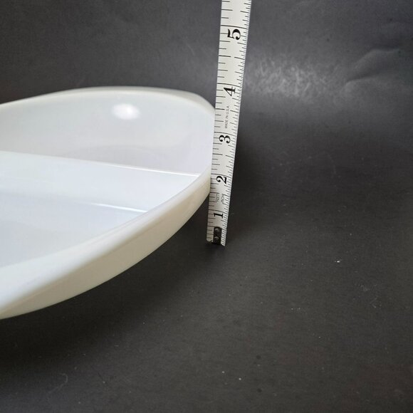 Vintage Pyrex 1083 Milk Glass Divided Serving Casserole Dish 1.5 Qt Made in USA - Picture 8 of 11